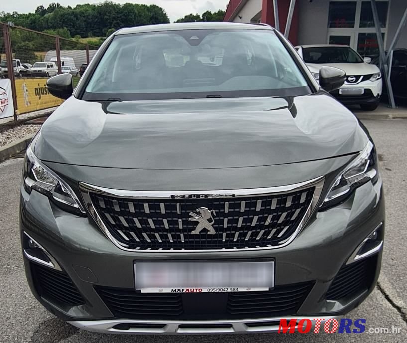 2020' Peugeot 5008 1,5 Bluehdi photo #2