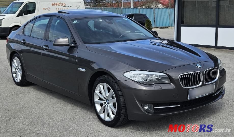 2013' BMW Serija 5 525D photo #6