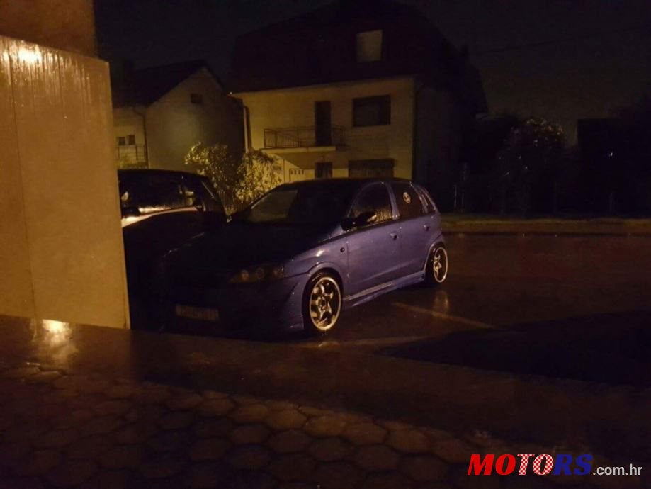 2002' Opel Corsa 2.0 16V photo #2