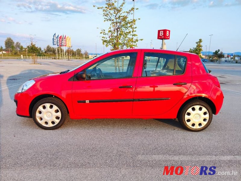 2007' Renault Clio 1,2 16V photo #3