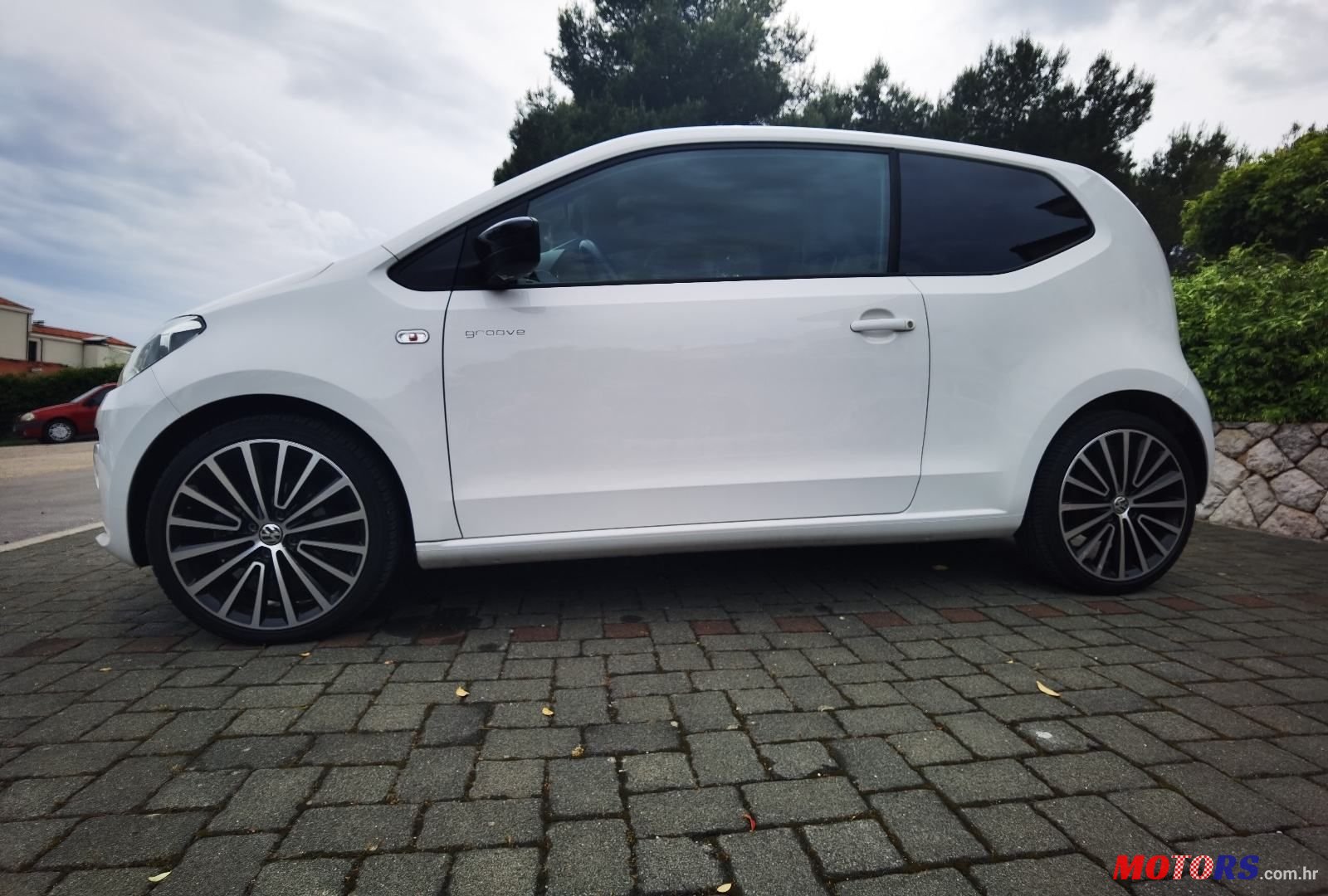 2014' Volkswagen Up! 1,0 Up! photo #3