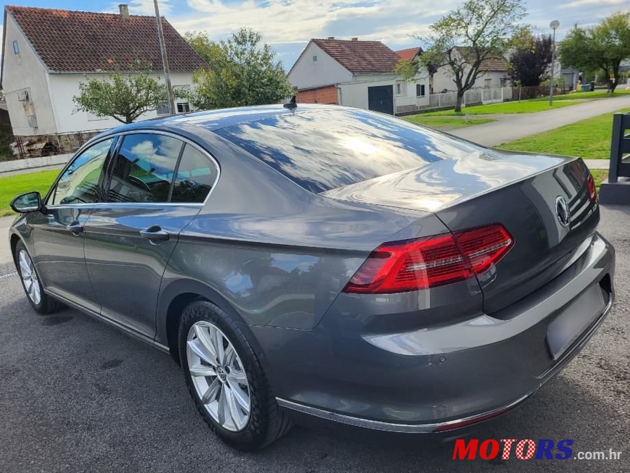 2016' Volkswagen Passat photo #6