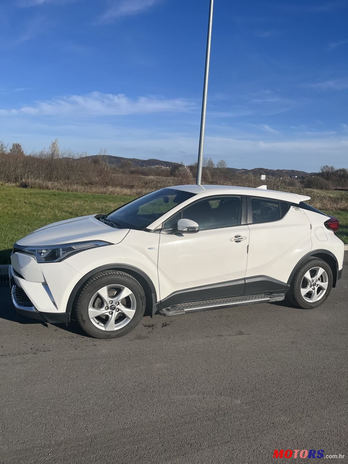 2018' Toyota C-HR 1,2 Turbo photo #5