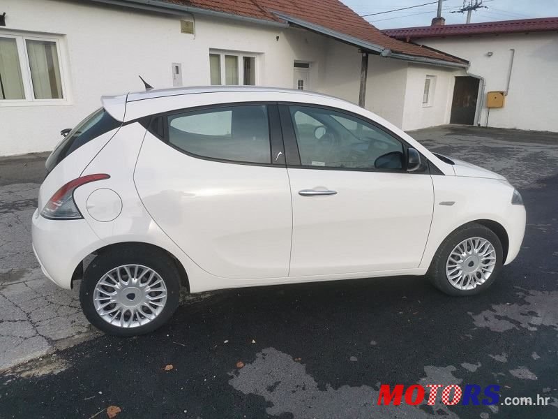 2016' Lancia Y 1,2 8V photo #5