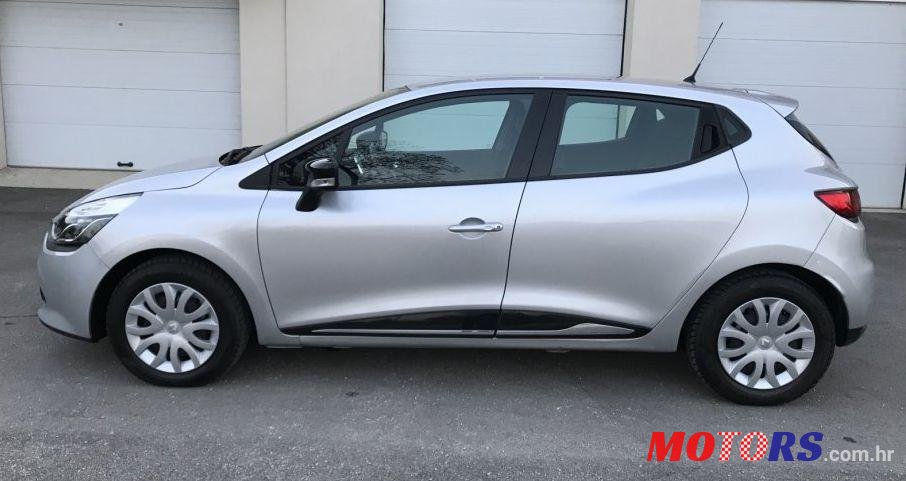 2013' Renault Clio Dci 90 photo #1