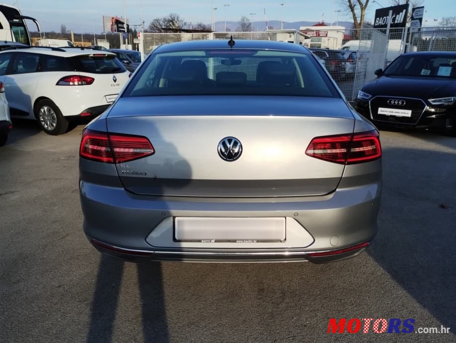 2018' Volkswagen Passat photo #6