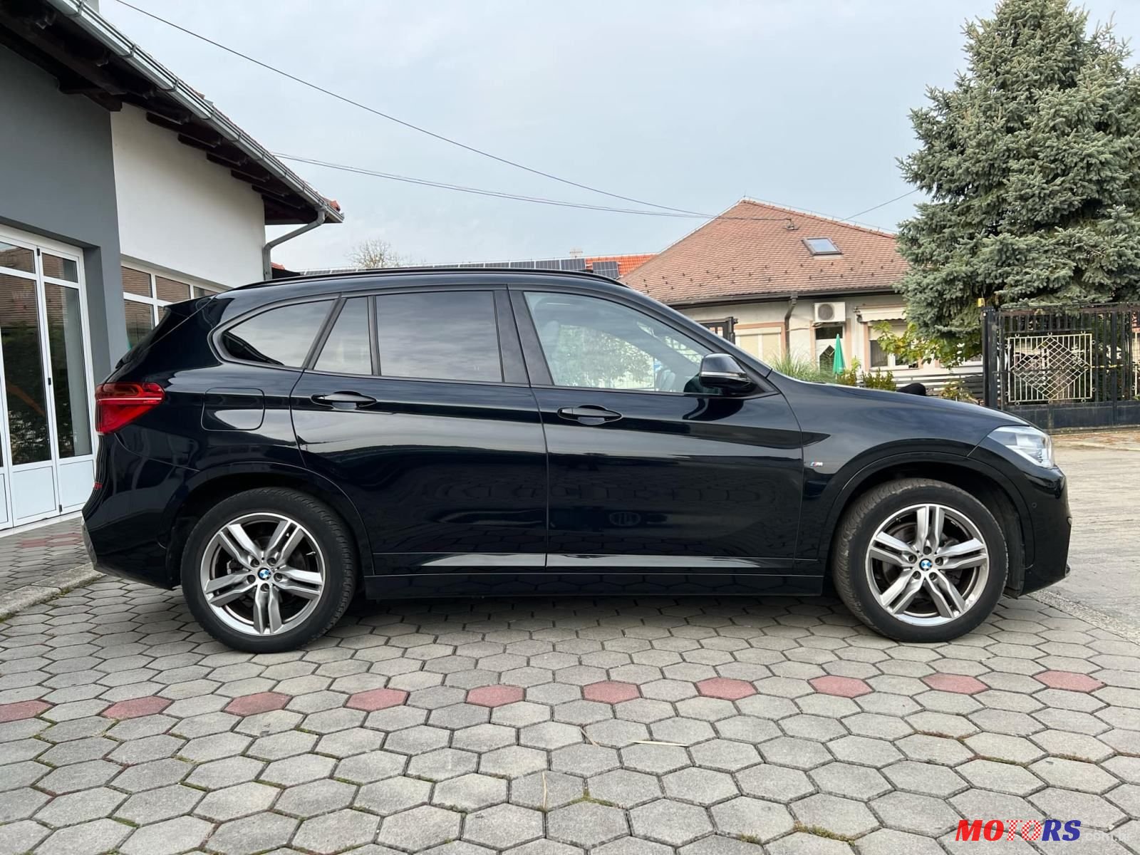 2017' BMW X1 18D photo #4