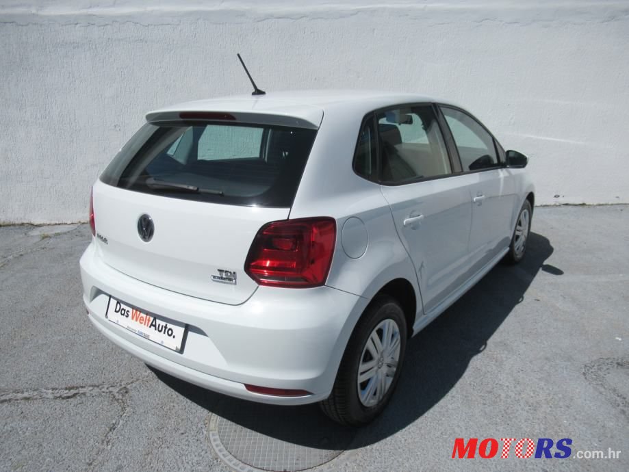 2017' Volkswagen Polo photo #4