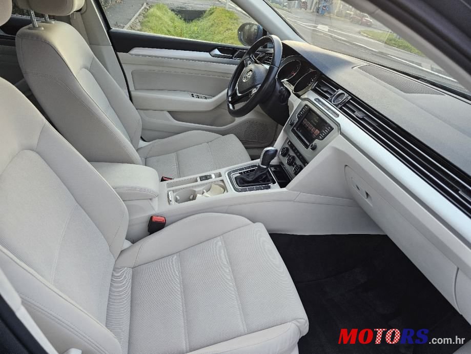 2016' Volkswagen Passat 2,0 Tdi Bmt Dsg photo #5