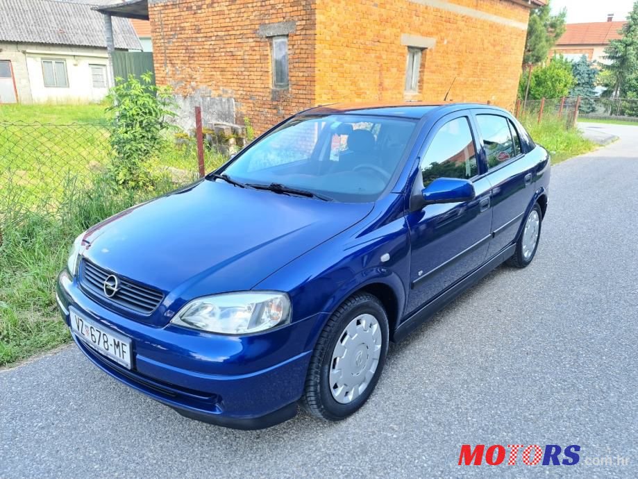 2009' Opel Astra photo #4