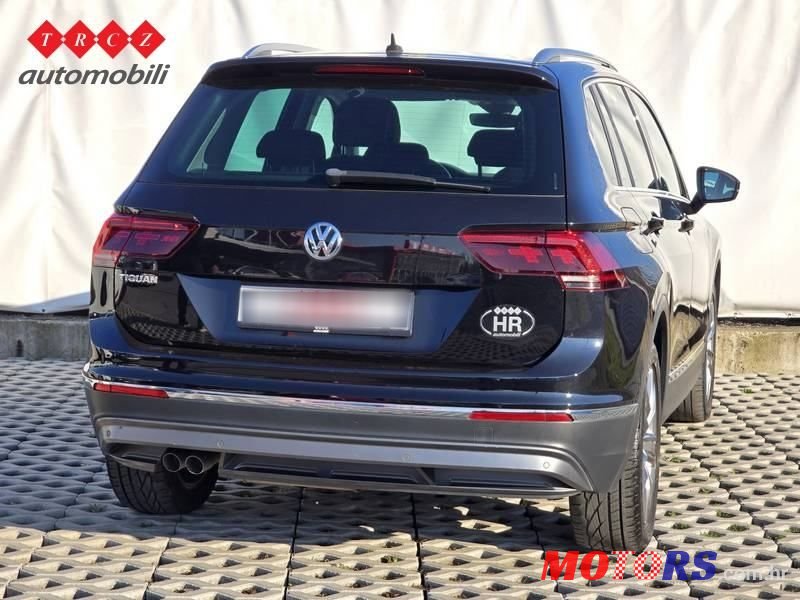 2019' Volkswagen Tiguan photo #4