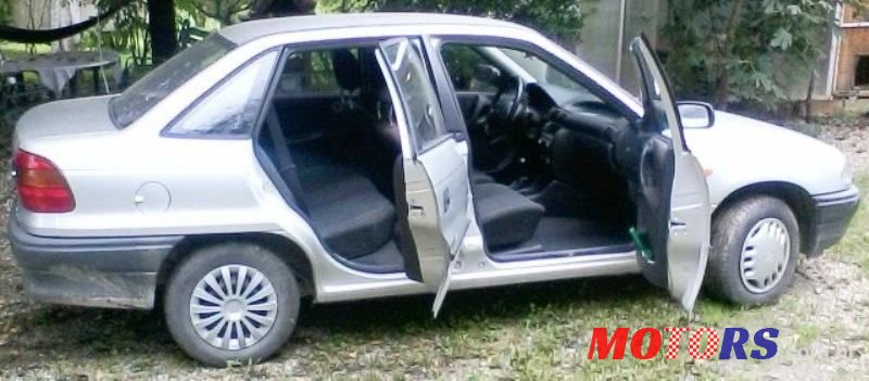 2002' Opel Astra Classic photo #1