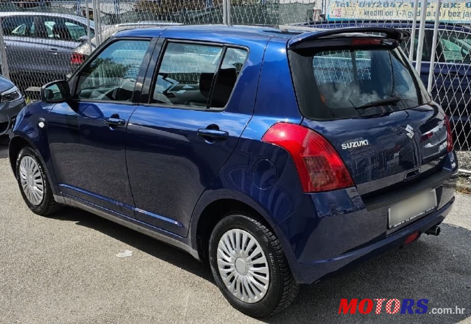 2005' Suzuki Swift 1.3 Ddis photo #4