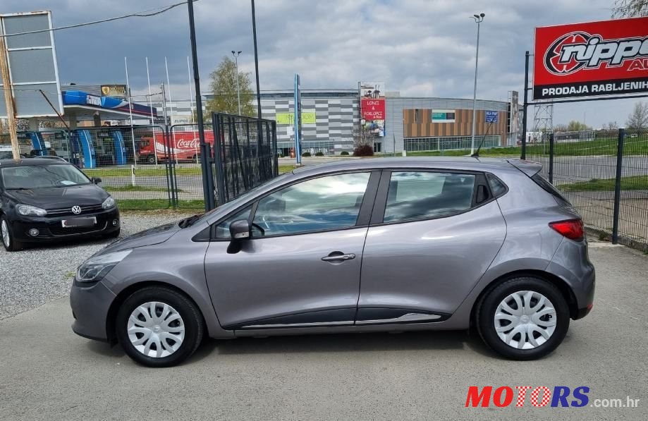 2014' Renault Clio photo #3