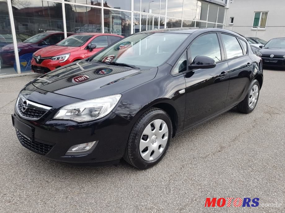 2011' Opel Astra 1,3 Cdti photo #1