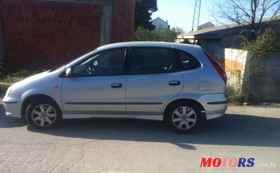 2005' Nissan Almera Tino 1,8 16V photo #1