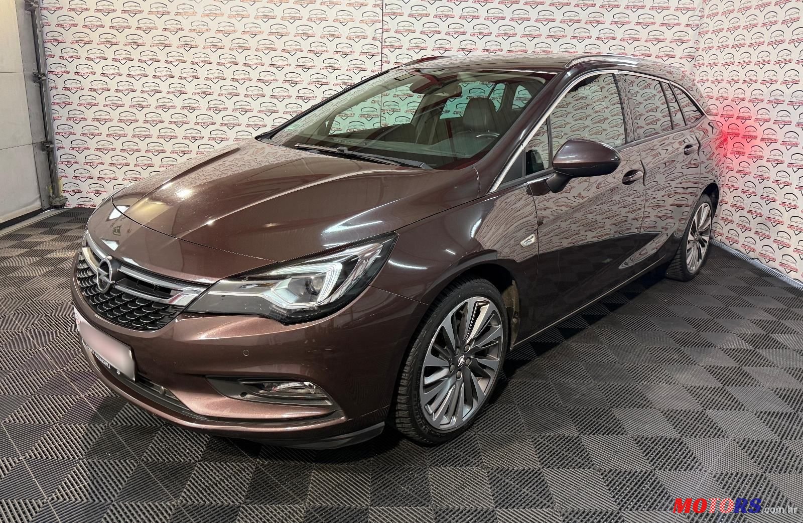 2017' Opel Astra Karavan photo #2
