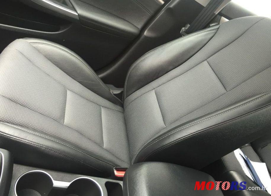 2012' Hyundai i30 1.4 CRDI photo #3
