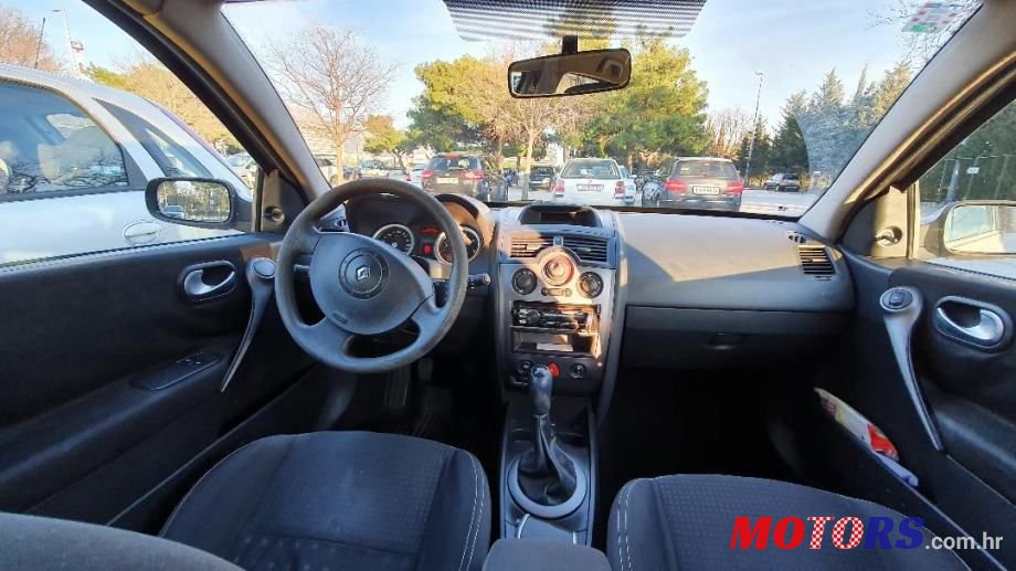 2005' Renault Megane 1,5 Dci photo #2