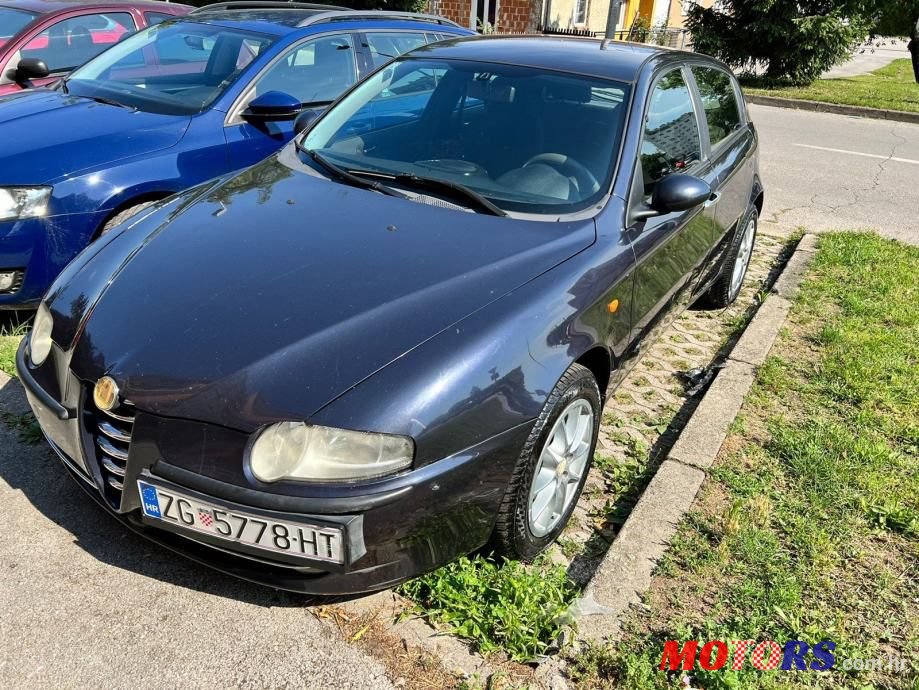 2002' Alfa Romeo 147 photo #1