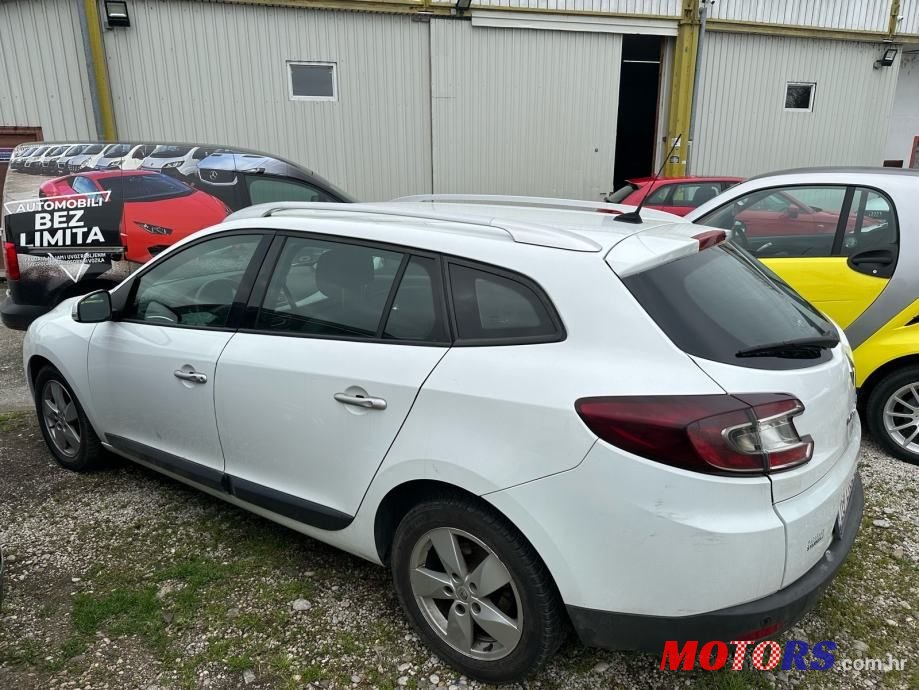 2010' Renault Megane Break photo #4