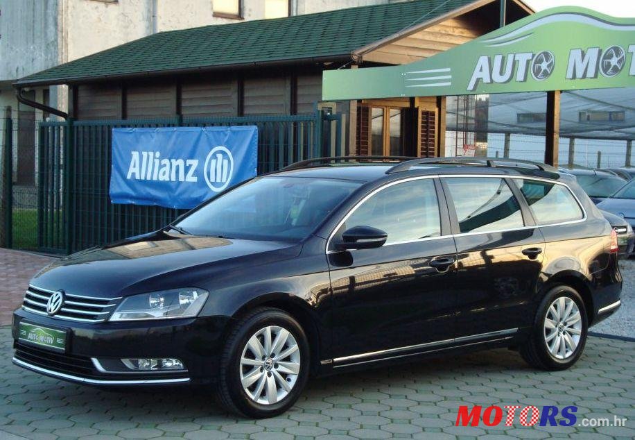 2011' Volkswagen Passat Variant photo #1