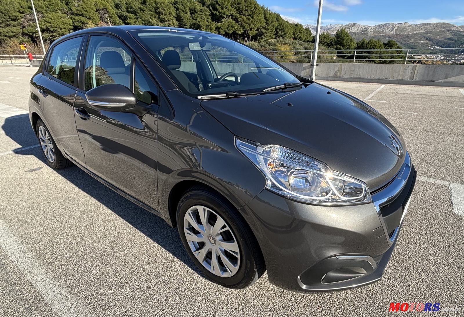 2018' Peugeot 208 1,6 Bluehdi photo #1