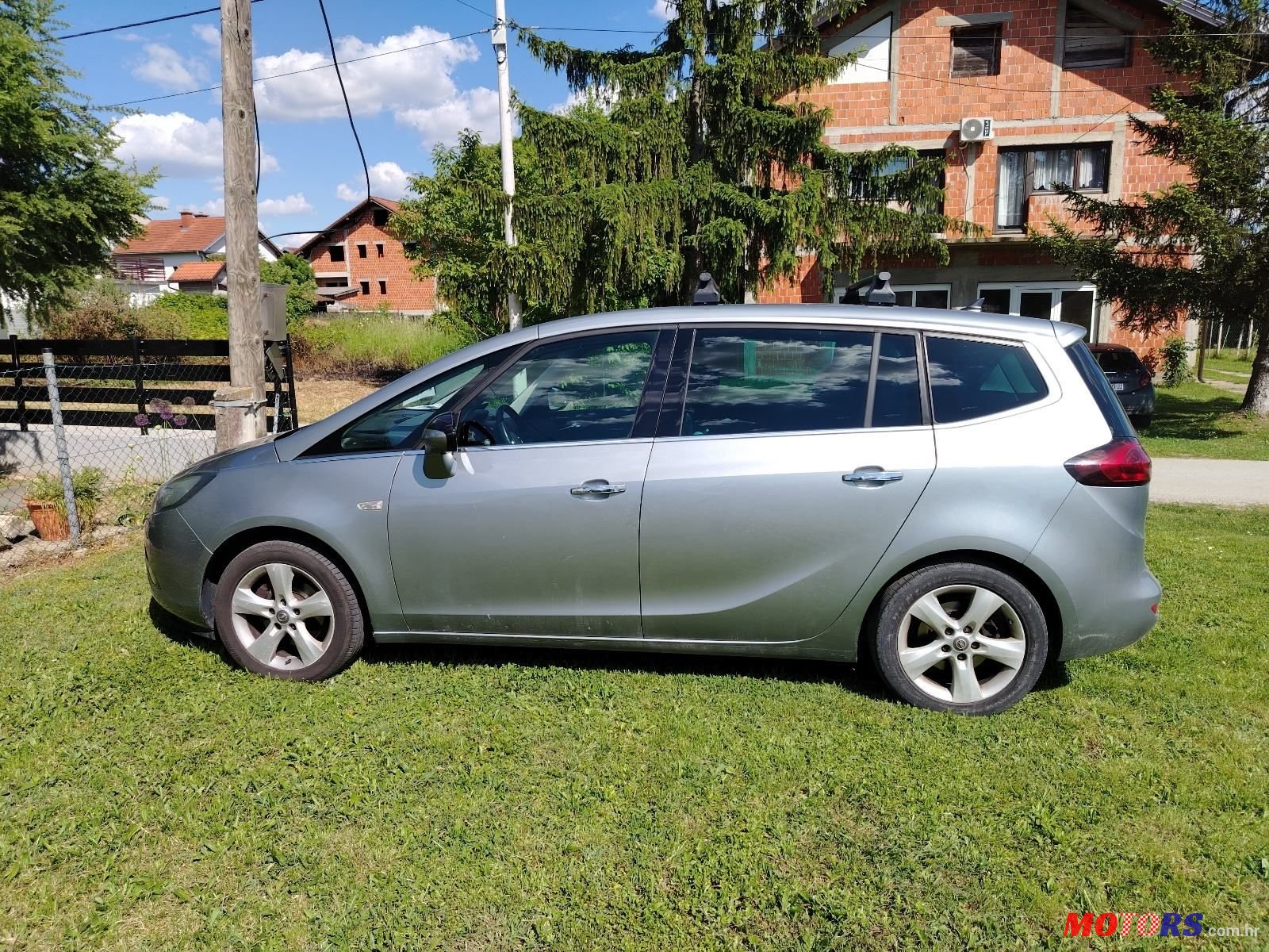 2012' Opel Zafira 2,0 photo #2
