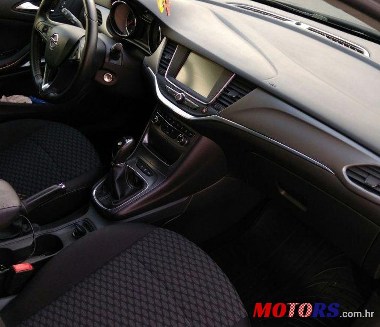 2016' Opel Astra 1,0 Turbo photo #1