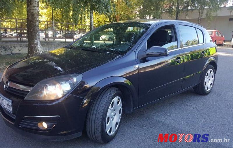 2005' Opel Astra 1,7 Cdti Sport photo #1