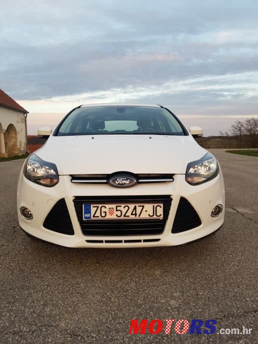 2013' Ford Focus Karavan photo #2