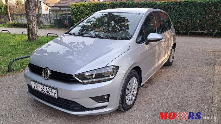 2014' Volkswagen Golf Sportsvan photo #1