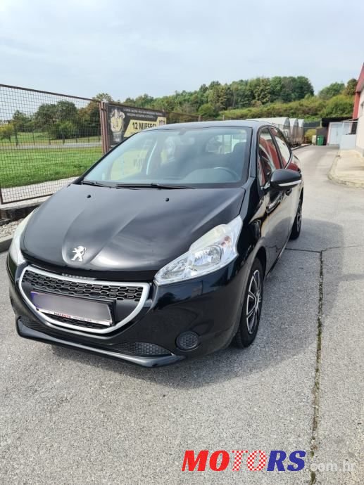 2014' Peugeot 208 1,0 Vti photo #3