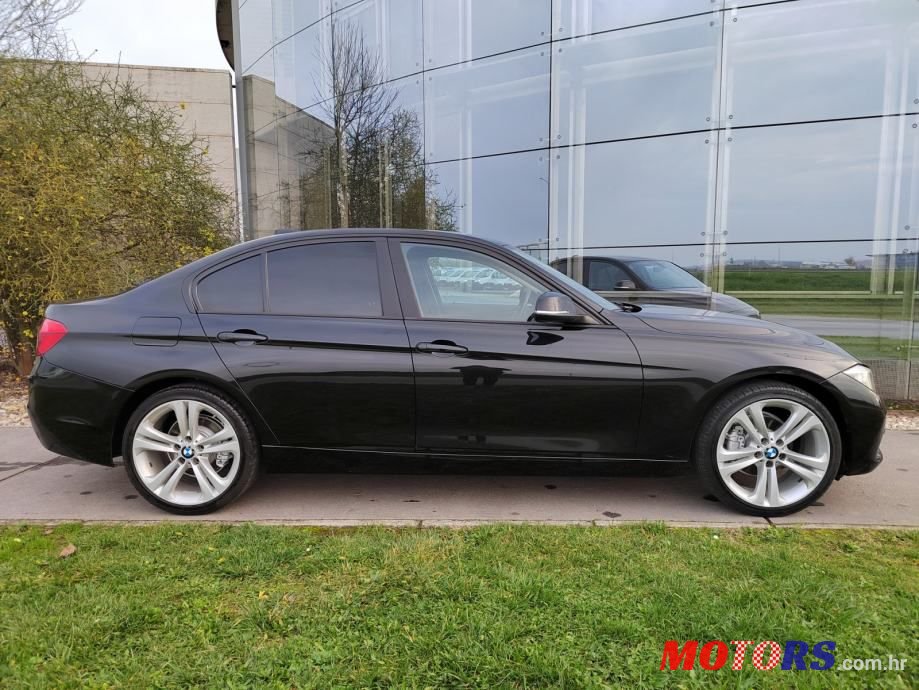 2016' BMW Serija 3 316D photo #5