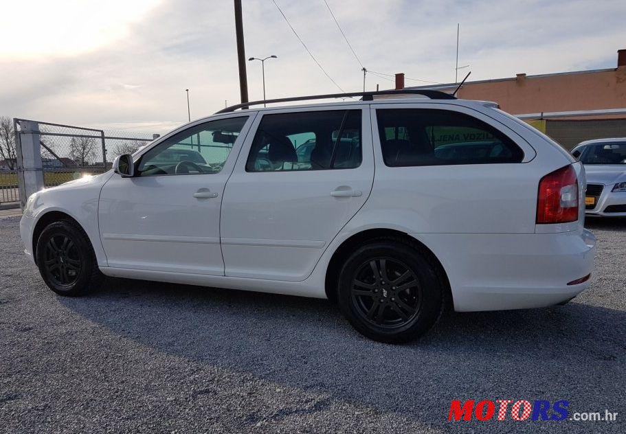 2012' Skoda Octavia Combi 1,6 Tdi photo #2