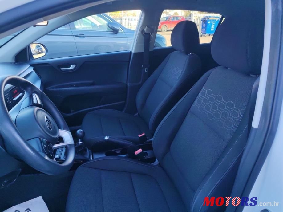2017' Kia Rio photo #2