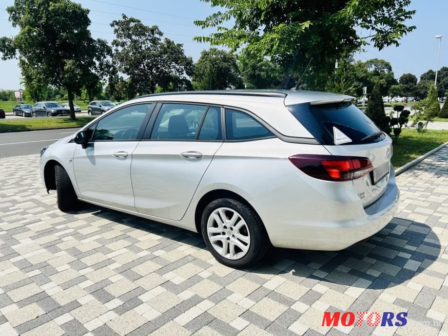 2018' Opel Astra Karavan photo #3