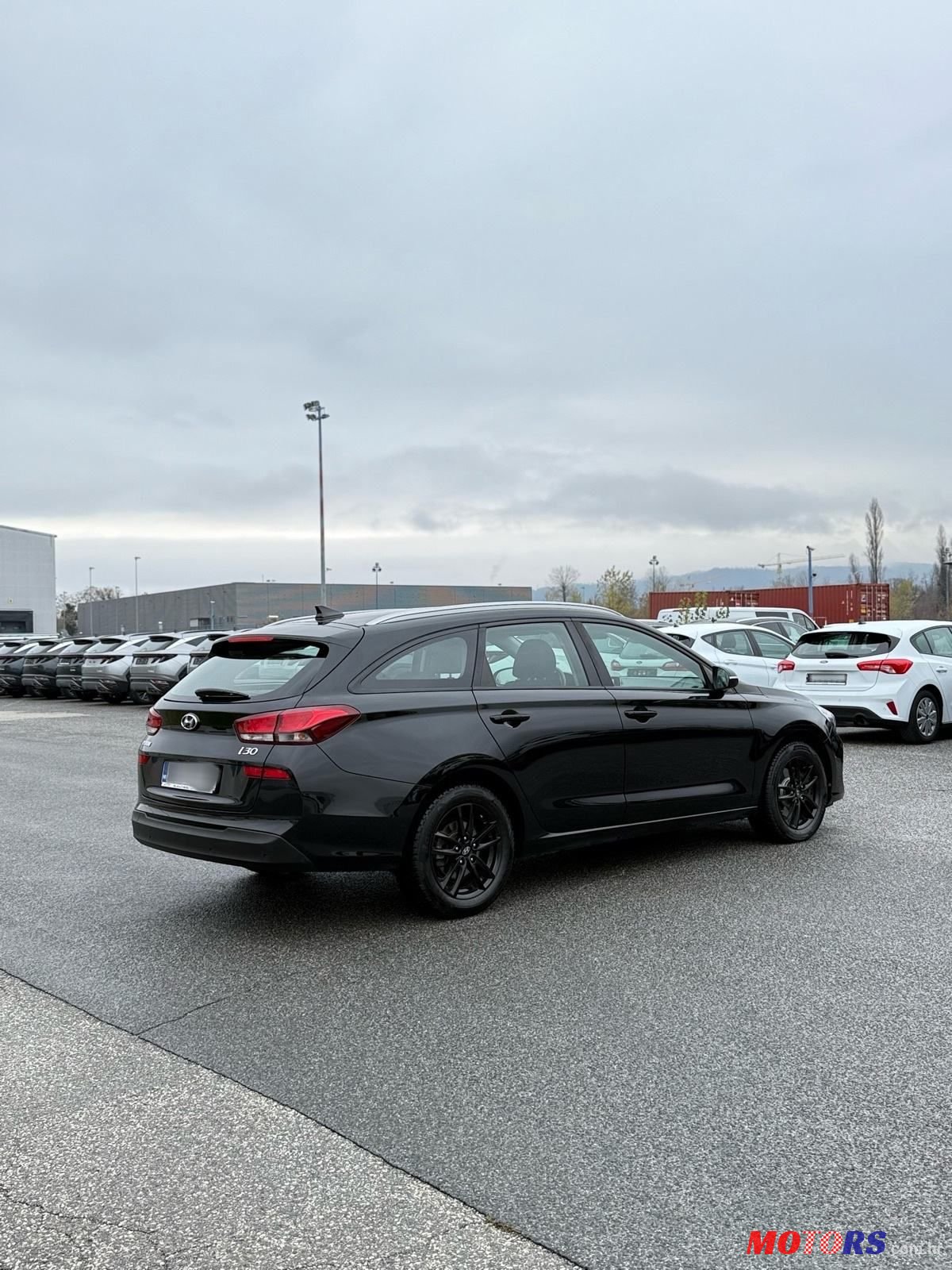 2018' Hyundai i30 1.6 Crdi photo #6
