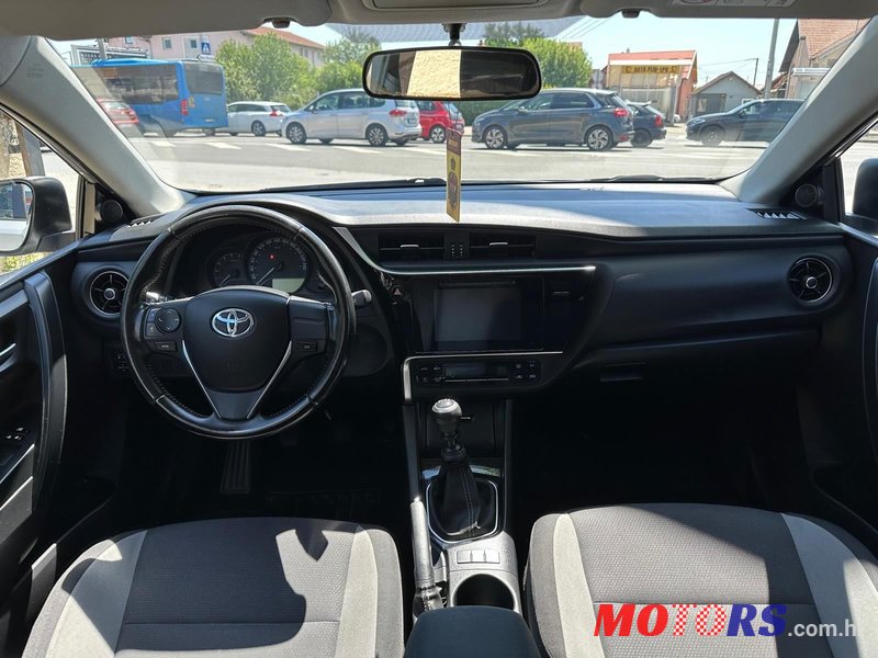 2016' Toyota Auris Karavan photo #6