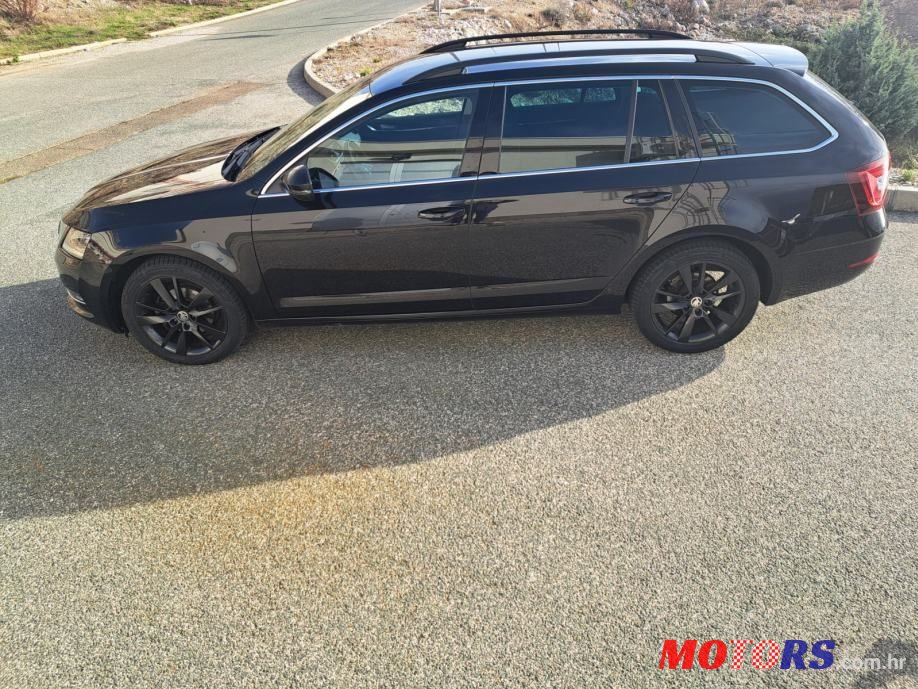 2019' Skoda Octavia Combi photo #2