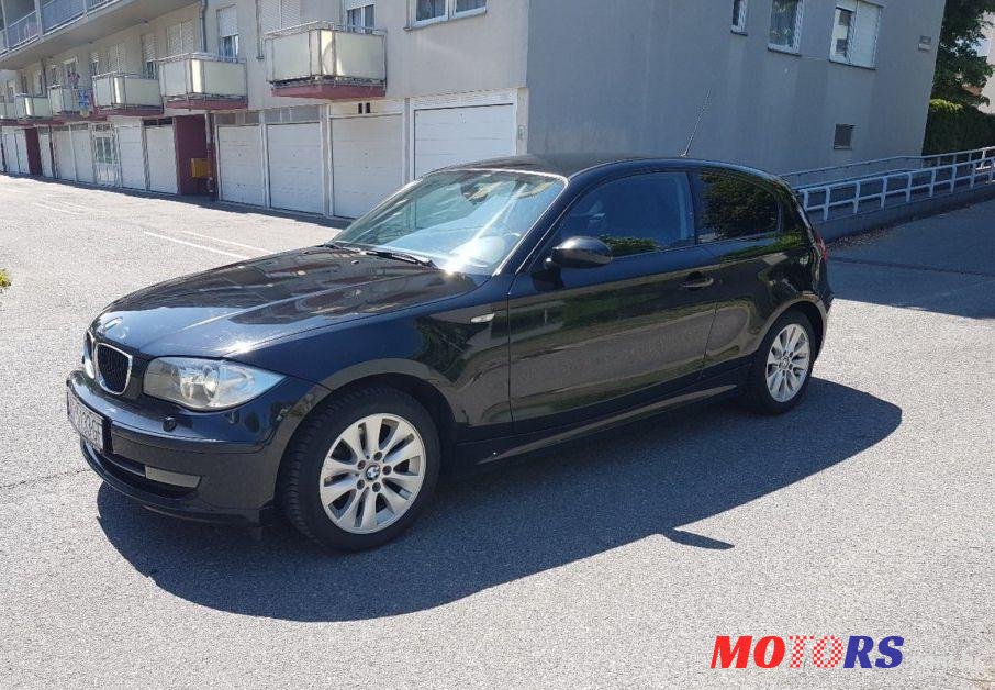 2007' BMW 1 Series 118D photo #2