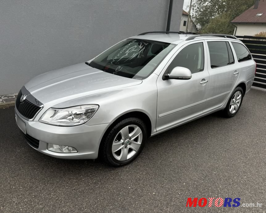 2013' Skoda Octavia Combi photo #2