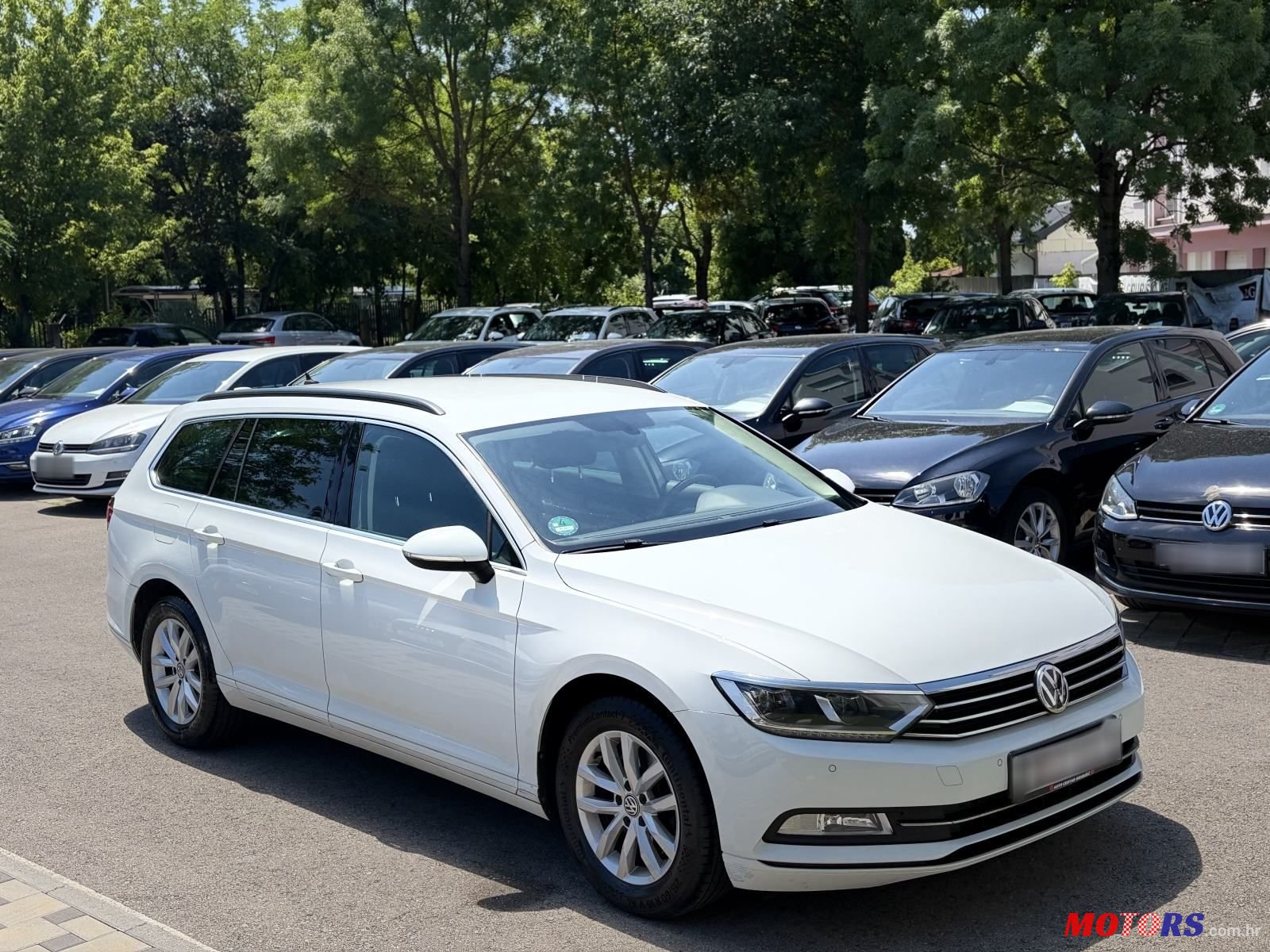2017' Volkswagen Passat Variant photo #4