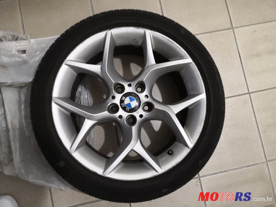 2009' BMW X1 Xdrive20D photo #3