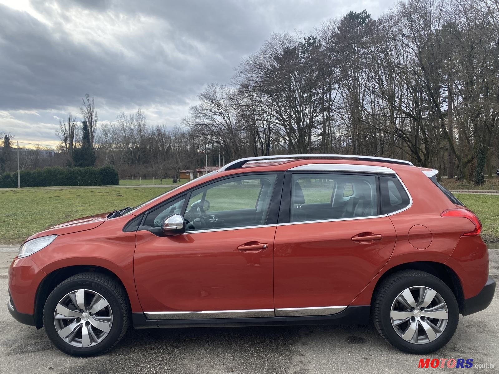 2015' Peugeot 2008 1,2 photo #2