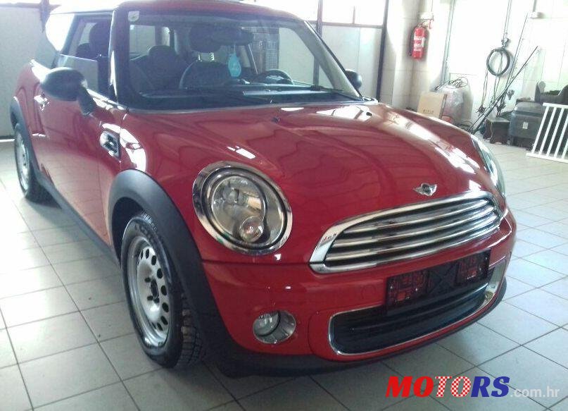 2011' MINI Cooper Mini One photo #2