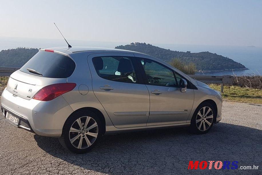 2011' Peugeot 308 1,6 16V Vti photo #2