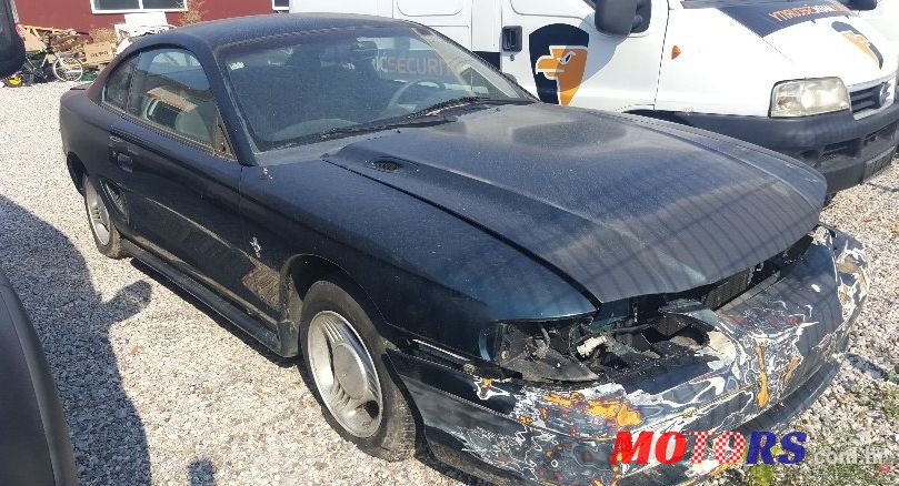 1995' Ford Mustang 3,8 photo #1