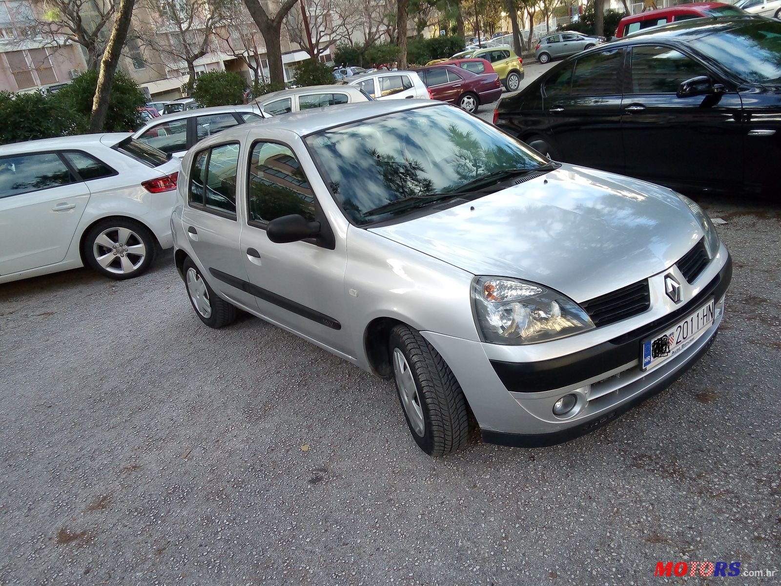 2005' Renault Clio 1.2 16 V photo #1