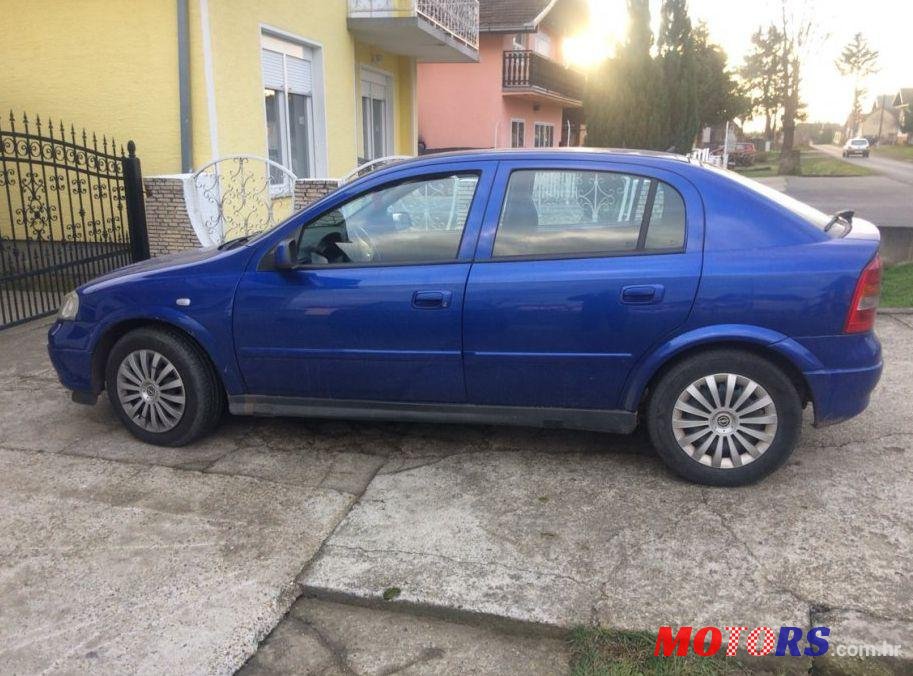2004' Opel Astra 1,7 Cdti photo #1